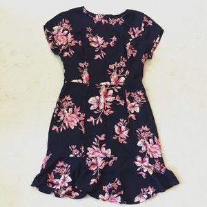 Floral criss-cross back dress